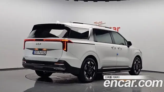 Kia Carnival 2026 — Фото 2/20