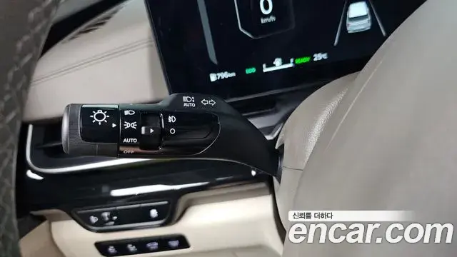 Kia Carnival 2026 — Şəkil 6/36