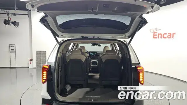 Kia Carnival 2026 — Şəkil 33/36