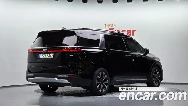 Kia Carnival 2021 — Фото 2/20