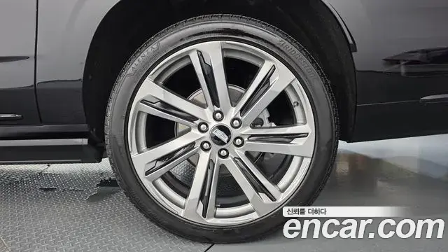 Cadillac Escalade 2025 — Photo 33/41