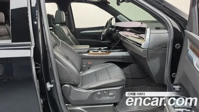 Cadillac Escalade 2025 — Photo 8/41