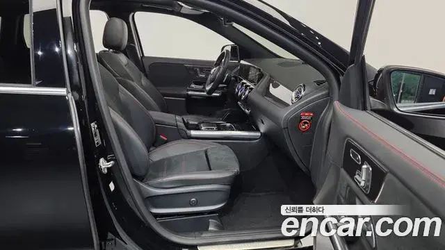 Mercedes-Benz GLA-Class 2023 — Фото 11/20