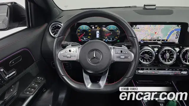 Mercedes-Benz GLA-Class 2023 — Фото 13/20