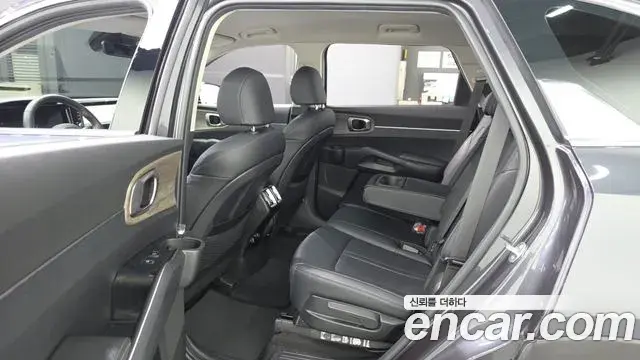Kia Sorento 2023 — Photo 11/20