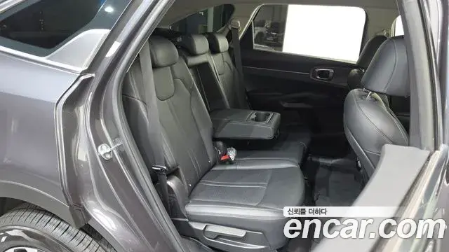 Kia Sorento 2023 — Photo 12/20