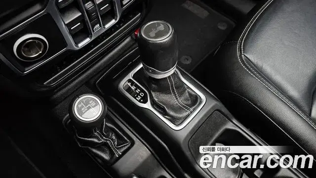 Jeep Wrangler 2020 — Фото 9/20