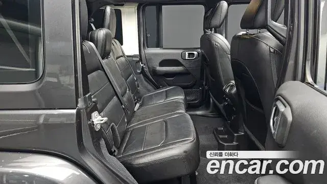 Jeep Wrangler 2020 — Фото 11/20
