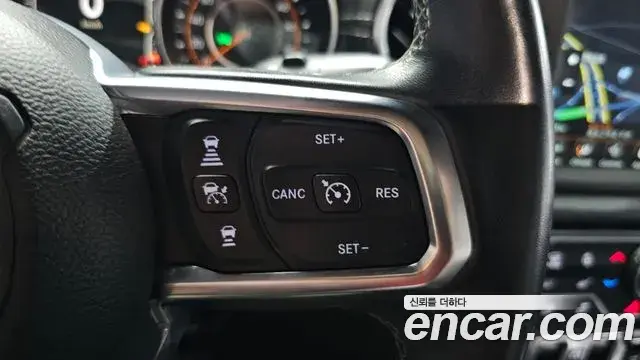 Jeep Wrangler 2020 — Фото 17/20