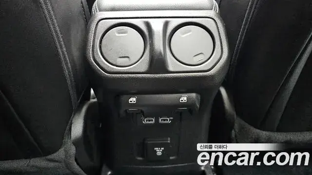Jeep Wrangler 2020 — Фото 18/20