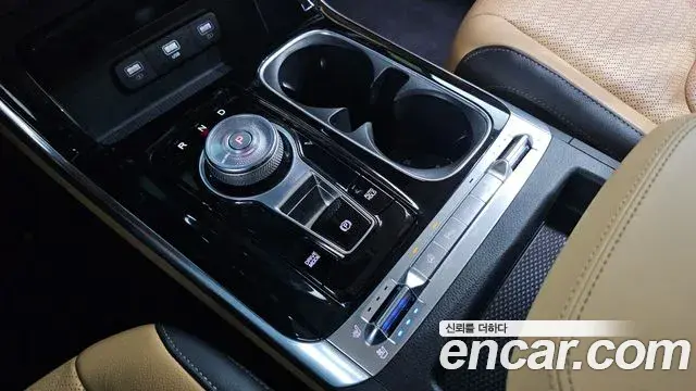 Kia Carnival 2023 — Photo 9/20
