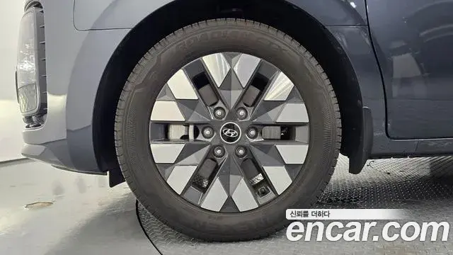 Hyundai Staria 2024 — Фото 4/20