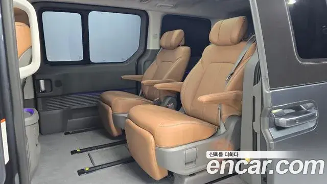 Hyundai Staria 2024 — Фото 11/20