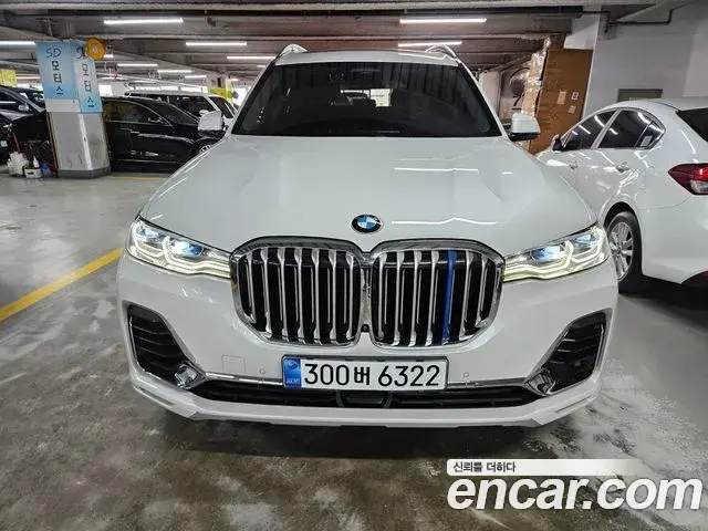 BMW X7 2021 — Photo 2/20