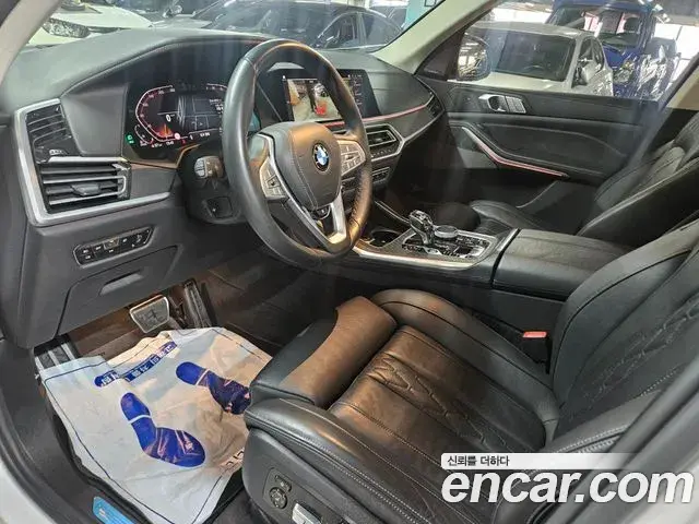 BMW X7 2021 — Photo 8/20