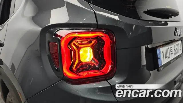 Jeep Renegade 2023 — Photo 3/38