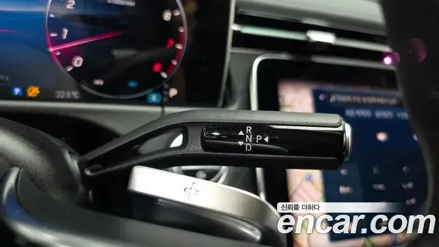 Mercedes-Benz E-Class 2024 — Photo 9/20