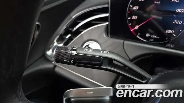 Mercedes-Benz E-Class 2024 — Photo 19/20