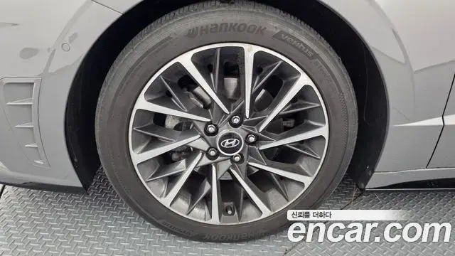 Hyundai Sonata 2022 — Фото 4/20