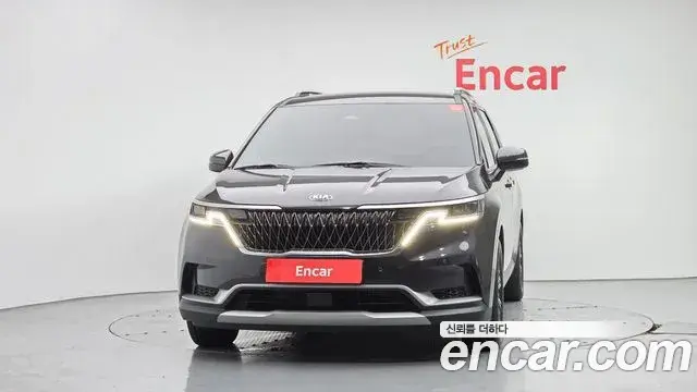Kia Carnival 2021 — Фото 2/20