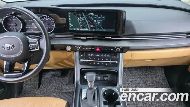 Kia Carnival 2021 — Фото 14/20