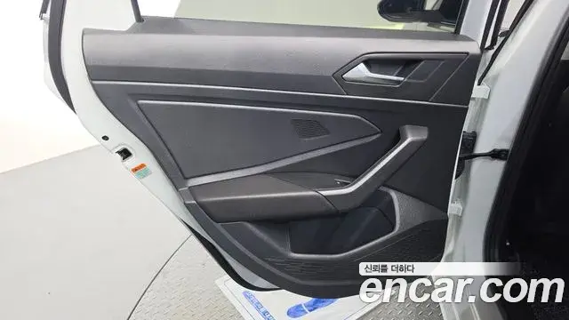 Volkswagen Jetta 2024 — Şəkil 8/37