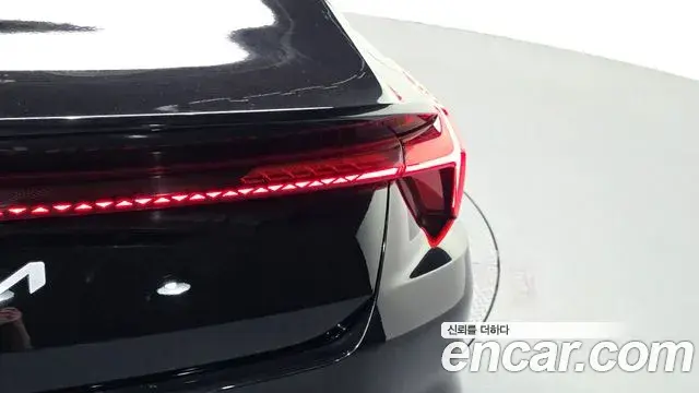 Kia K8 2021 — Şəkil 25/32