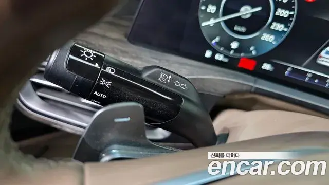 Kia K8 2021 — Şəkil 24/32