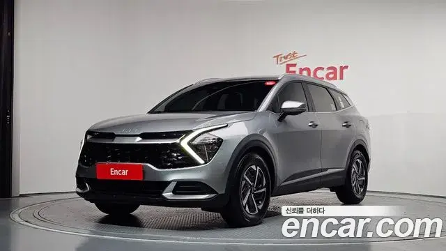 Kia Sportage 2022 — Фото 1/20