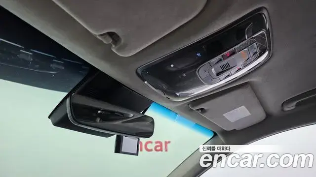 Genesis GV70 2023 — ფოტო 28/34