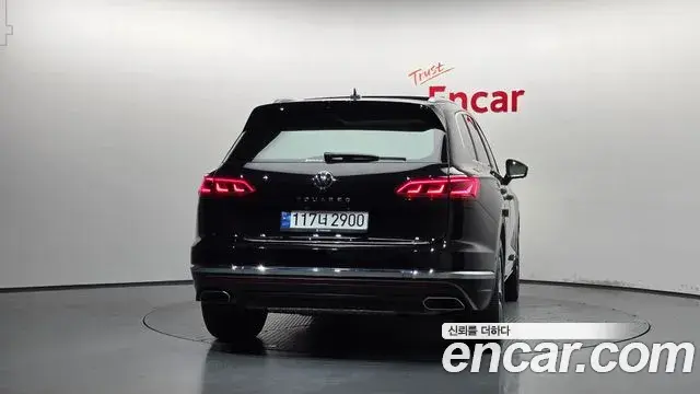 Volkswagen Touareg 2023 — Photo 31/37