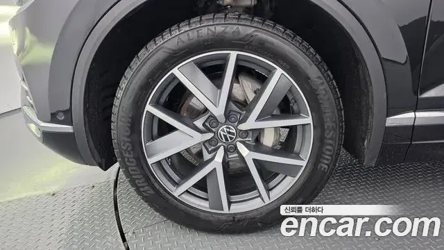 Volkswagen Touareg 2023 — Photo 24/37