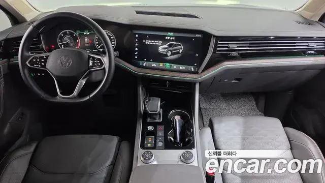 Volkswagen Touareg 2023 — Photo 6/37