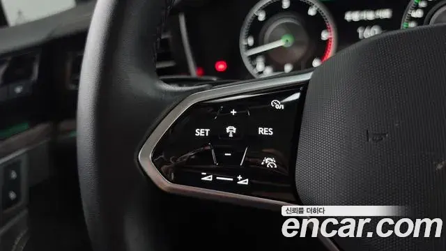Volkswagen Touareg 2023 — Photo 13/37