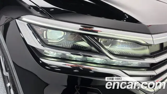 Volkswagen Touareg 2023 — Photo 10/37