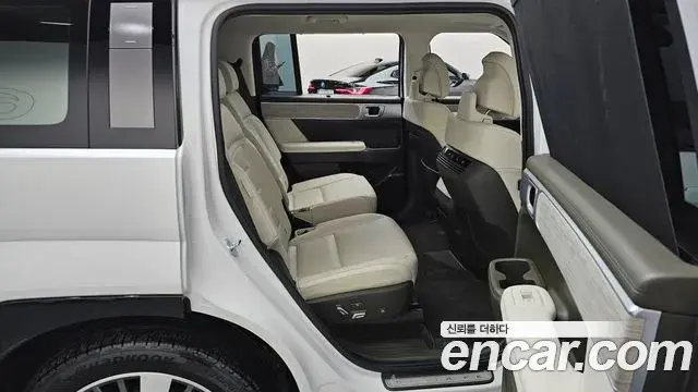 Hyundai Santa Fe 2023 — Фото 11/20