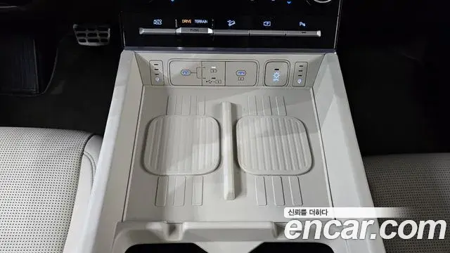 Hyundai Santa Fe 2023 — Фото 15/20