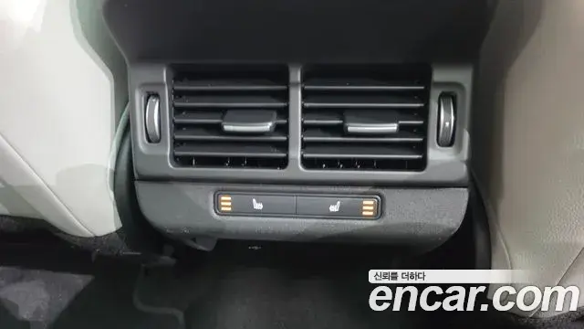 Land Rover Range Rover Evoque 2021 — ფოტო 13/20