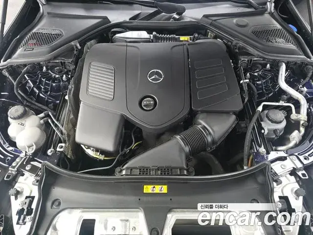 Mercedes-Benz E-Class 2024 — Photo 6/17