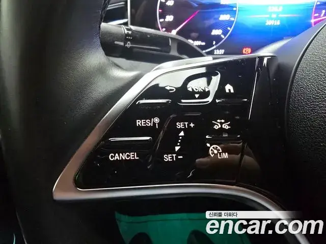 Mercedes-Benz E-Class 2024 — Photo 14/17
