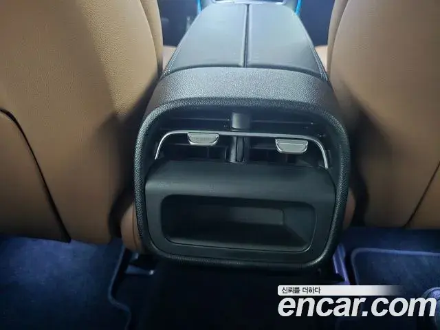 Mercedes-Benz E-Class 2024 — Photo 15/17