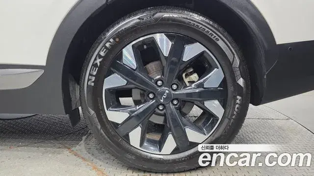 Kia Sportage 2021 — ფოტო 5/31