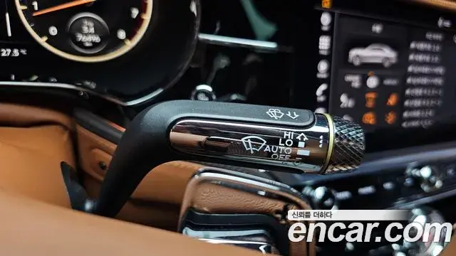 Bentley Flying Spur 2021 — Photo 1/50