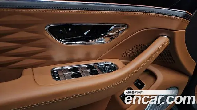 Bentley Flying Spur 2021 — Photo 40/50