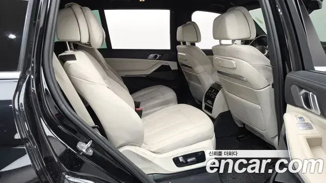 BMW X7 2023 — Фото 12/20