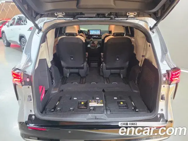 Toyota Sienna 2025 — ფოტო 18/19
