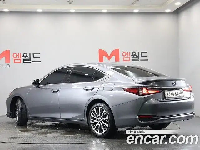 Lexus ES300h 2021 — Фото 4/20