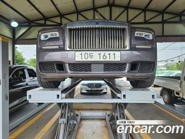 Rolls-Royce Ghost 2018 — ფოტო 2/3