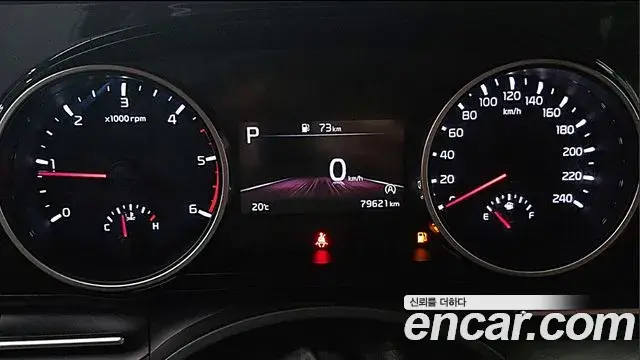 Kia Carnival 2021 — Фото 4/20