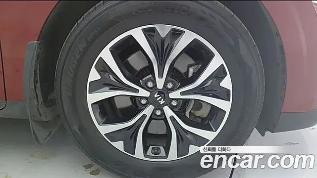 Kia Carnival 2021 — Фото 8/20